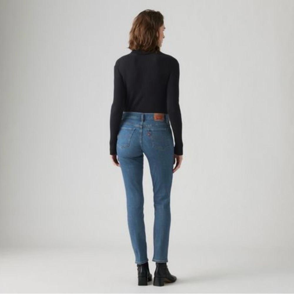 Levi’s 311 Shaping Skinny Jeans, Color: Lapis Gallop - Medium Wash, Sz 25 - Picture 11 of 13